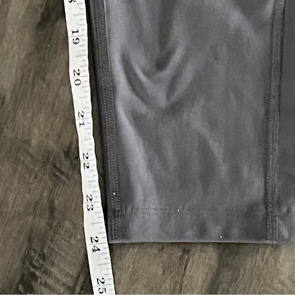 Girlfriend Collective Compressive Gray Leggings - Size Medium - Picture 10 of 14